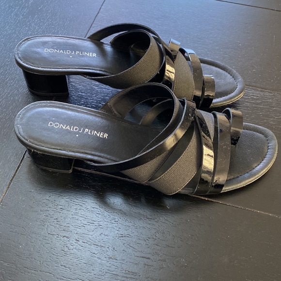 Donald J Pliner Black Leather/Fabric Sandals. Size 9. - Picture 2 of 9